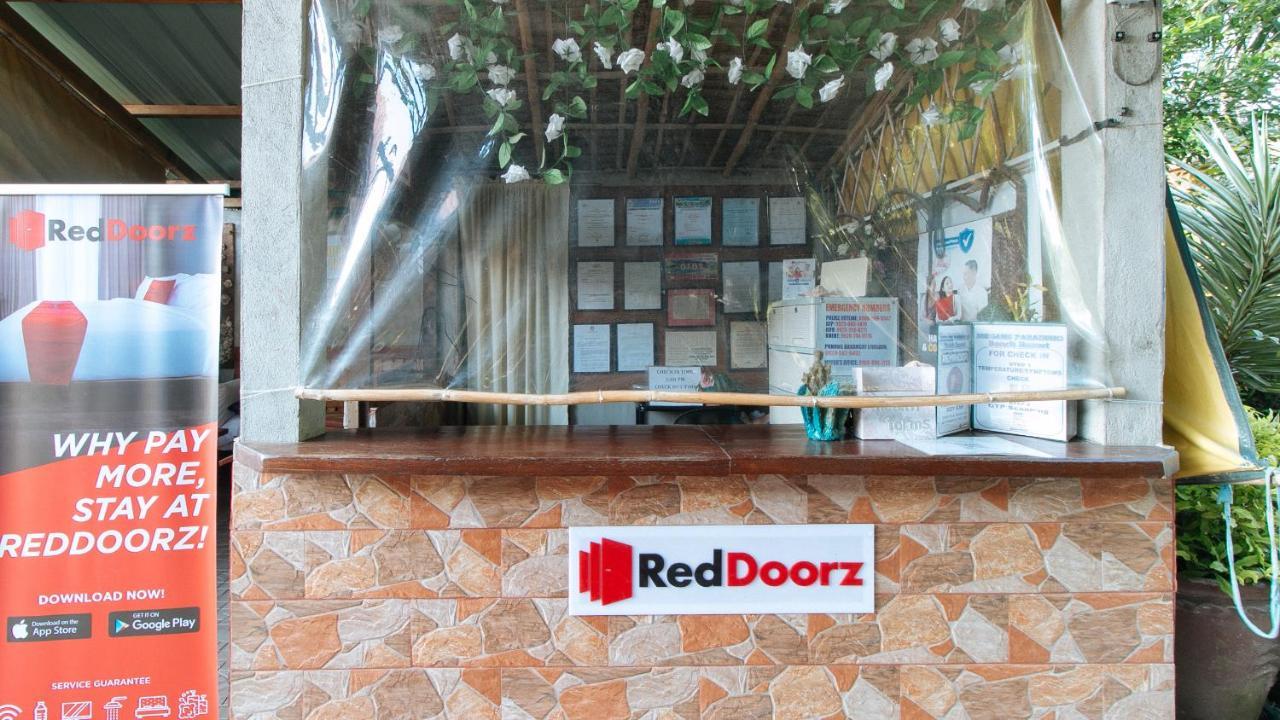 Reddoorz Hostel @Megans Paradisio Beach Resort San Antonio  Exterior photo