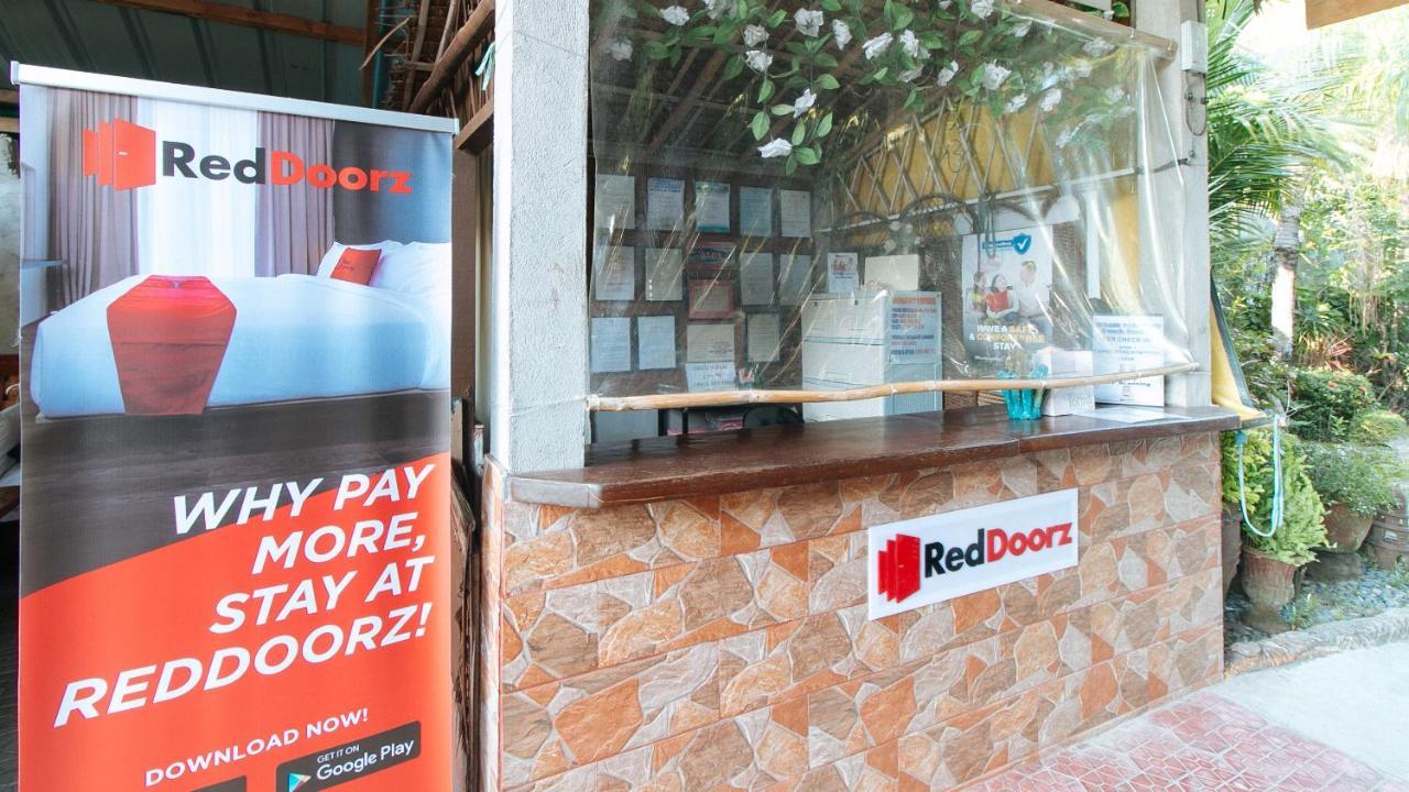 Reddoorz Hostel @Megans Paradisio Beach Resort San Antonio  Exterior photo